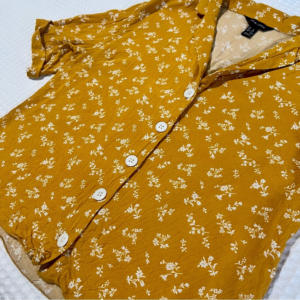 New Look mustard collar button down floral Top